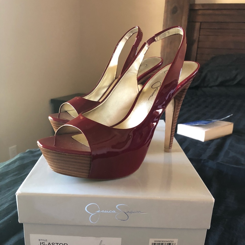 Jessica Simpson - only worn once